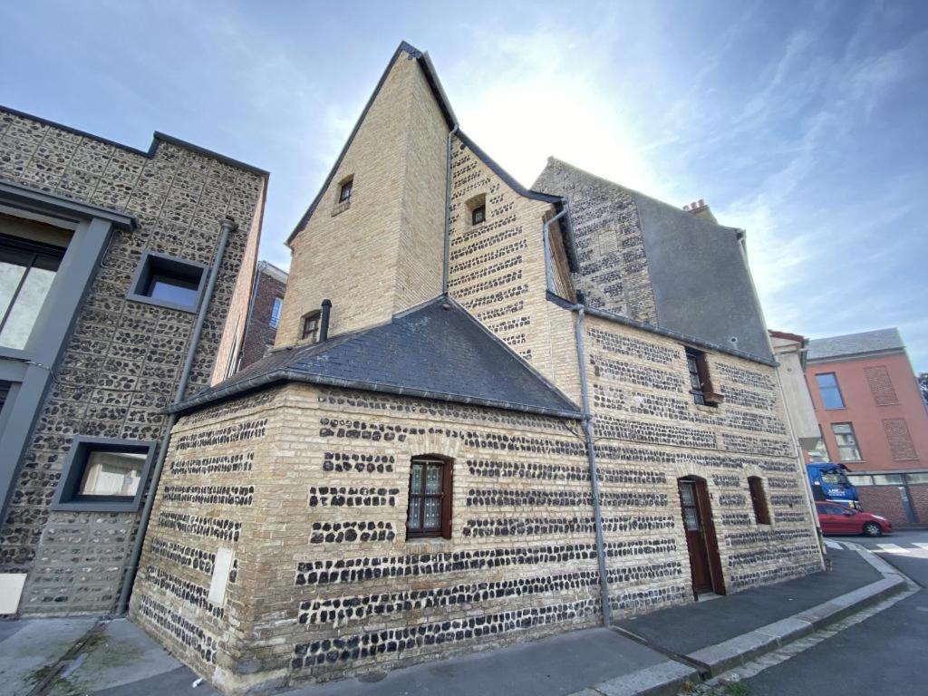 Les Falaises De L'estran Holiday home *